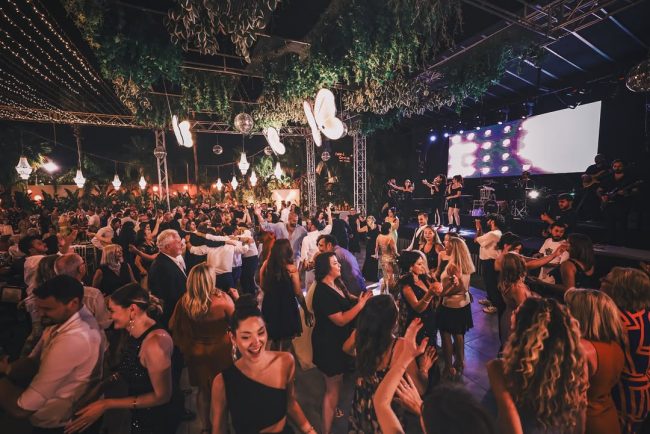 Ayvalık Düğün Orkestrası – Artı Bir Orkestrası Ayvalık Düğün Orkestrası - Artı Bir Orkestrası