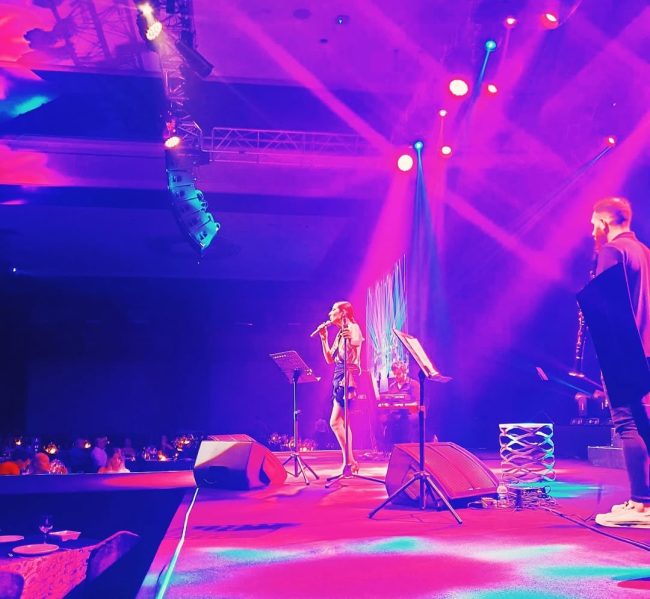 • İzmir Düğün Orkestra Fiyatları – Wedding Band• Kurumsal Etkinlikler• Bando Takımı• DJ Performansı• Karşılama Kıbrıs orkestra - Artı Bir Orkestrası